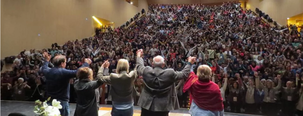 Bert Hellinger en el encuentro de Ávila 2015 con 960 participantes de todo el mundo en el taller de Constelaciones Familiares.