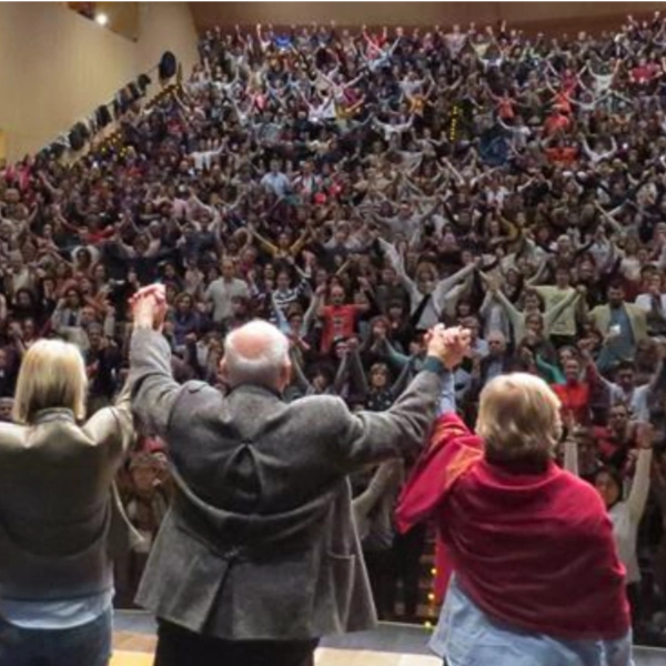 Bert Hellinger en el encuentro de Ávila 2015 con 960 participantes de todo el mundo en el taller de Constelaciones Familiares.
