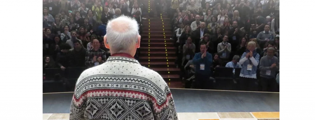 José Carlos Pascual en primera fila en el encuentro de Bert Hellinger en Ávila 2016.