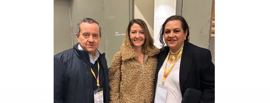 Alejandra Malpica con Nuran Evren Şit, creadora de Mi otra yo de Netflix, en las Jornadas de Inteligencia Transgeneracional de Ávila 2025.